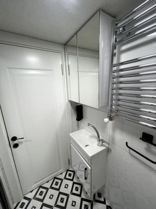 New Luxurious And Cozy Flat 6